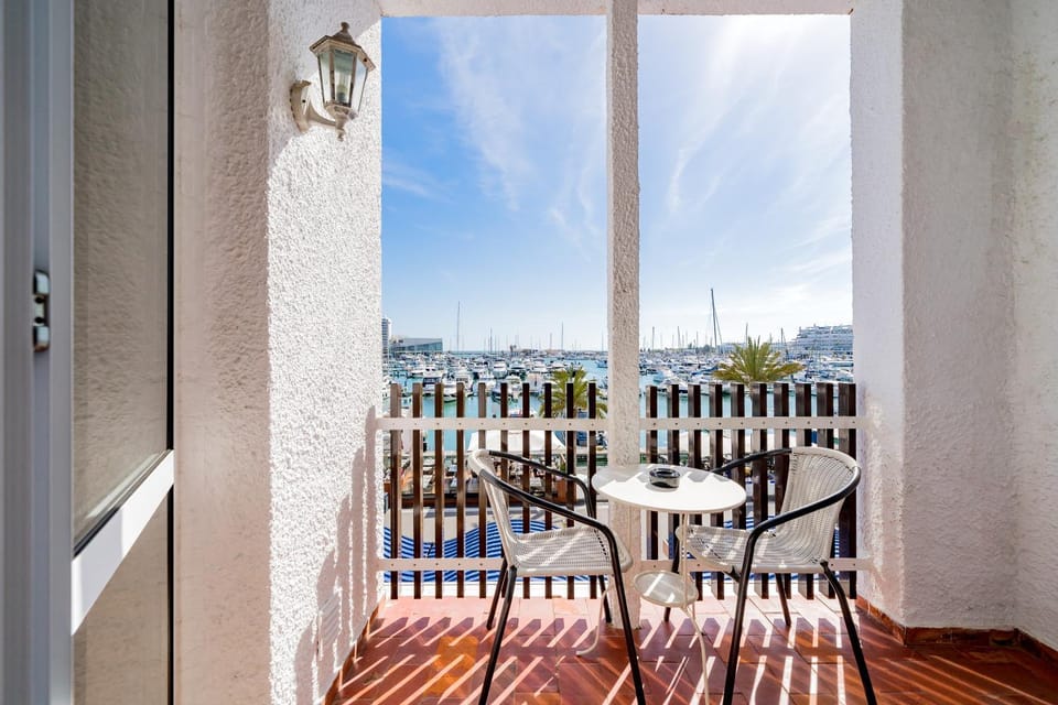 View (from property/room), Balcony/Terrace, City view, Sea view, Street view