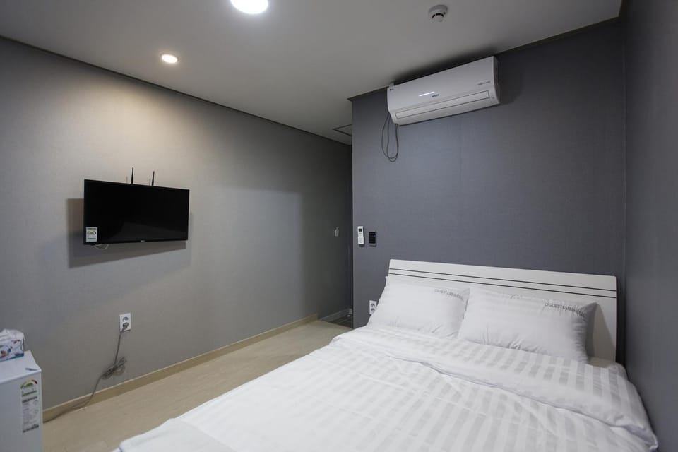 Shower, Toilet, Bathroom, TV and multimedia, Coffee/tea facilities, Dining area, Bedroom, American breakfast, Non alcoholic drinks