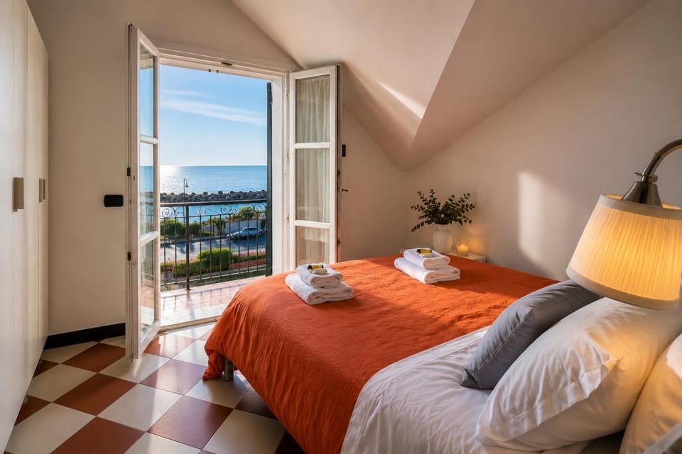 Bed, Natural landscape, View (from property/room), Balcony/Terrace, Photo of the whole room, Bedroom, Sea view, towels