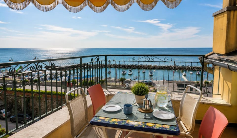 Natural landscape, View (from property/room), Balcony/Terrace, Seating area, Sea view