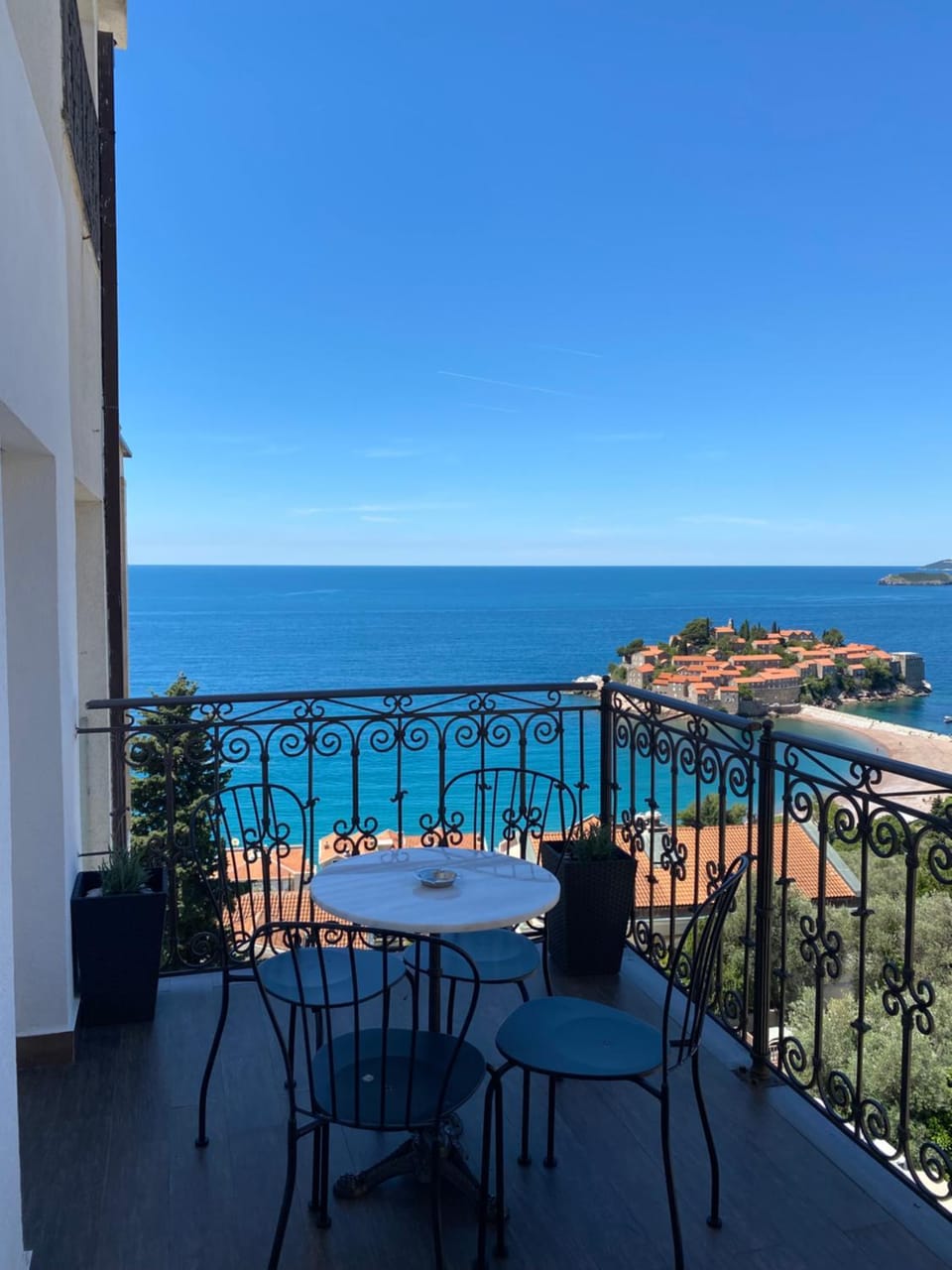 Nearby landmark, Natural landscape, View (from property/room), Balcony/Terrace, Seating area, Sea view