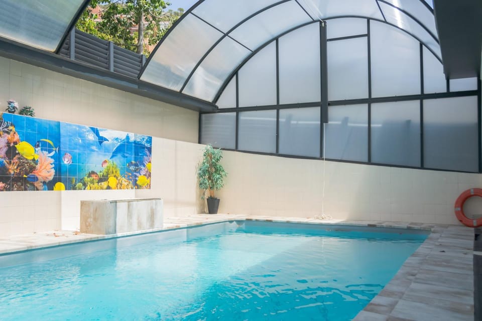 Luxurious Villa Marly II piscina climatizada House in Garraf