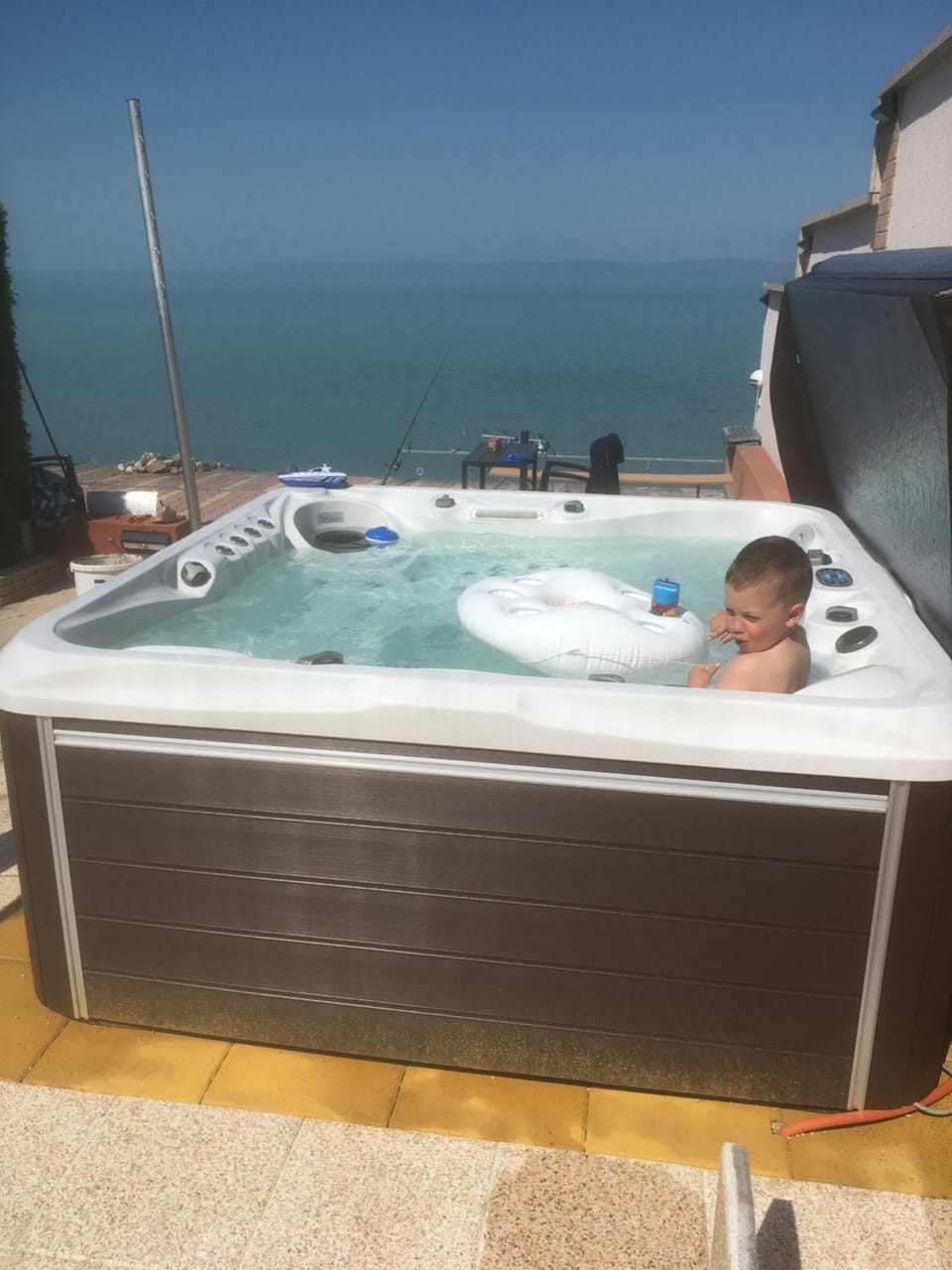Hot Tub, Swimming pool