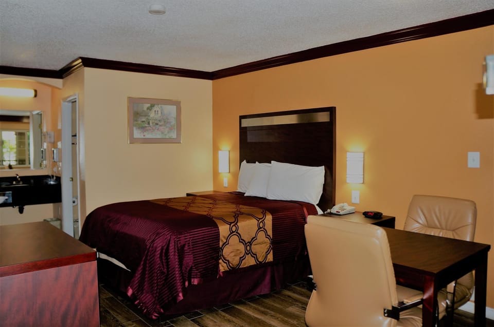 Americas Deluxe Inn- Marysville Motel in Sierra Nevada