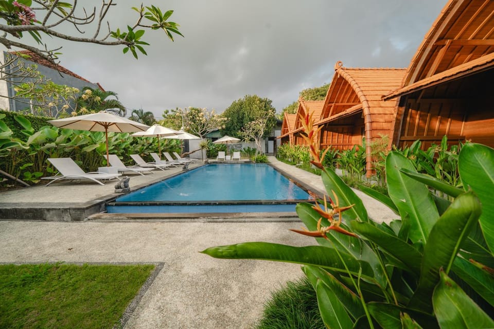 Day, Pool view, Swimming pool, sunbed