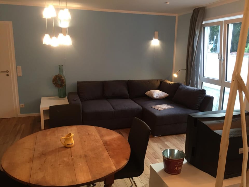 Living room, Photo of the whole room, Seating area, Dining area