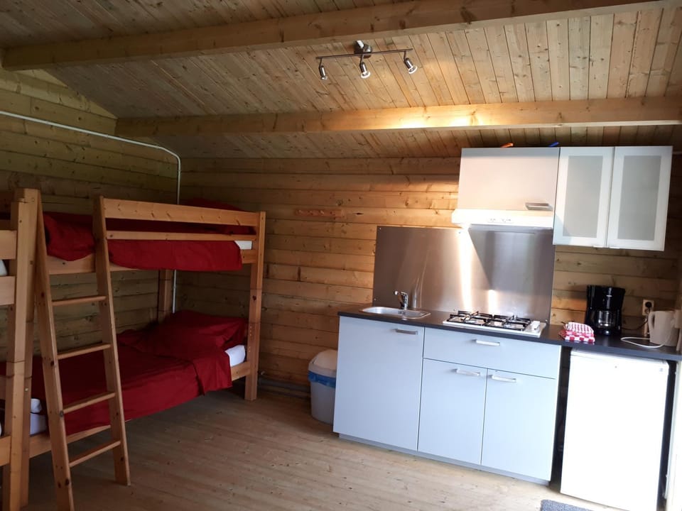 Kitchen or kitchenette, bunk bed