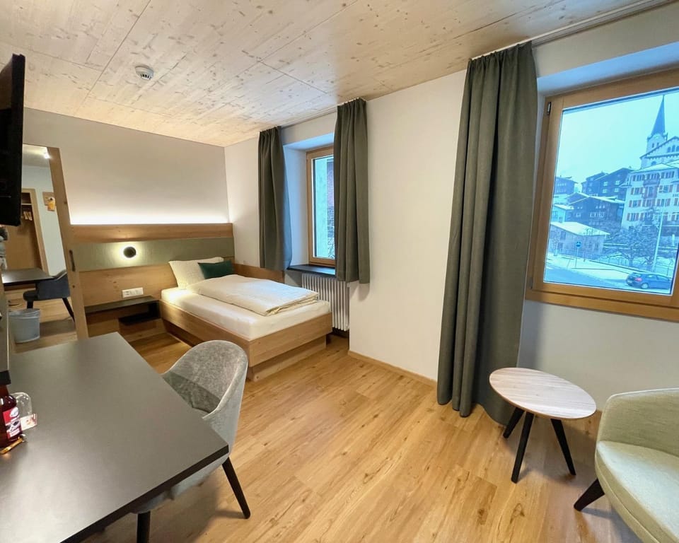 Photo of the whole room, Bedroom, hair dresser