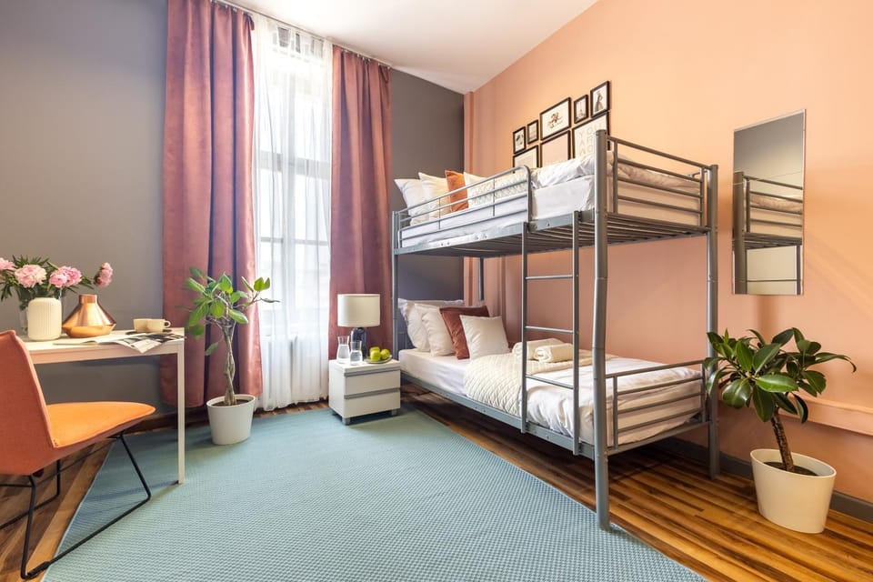 Bed, Photo of the whole room, bunk bed
