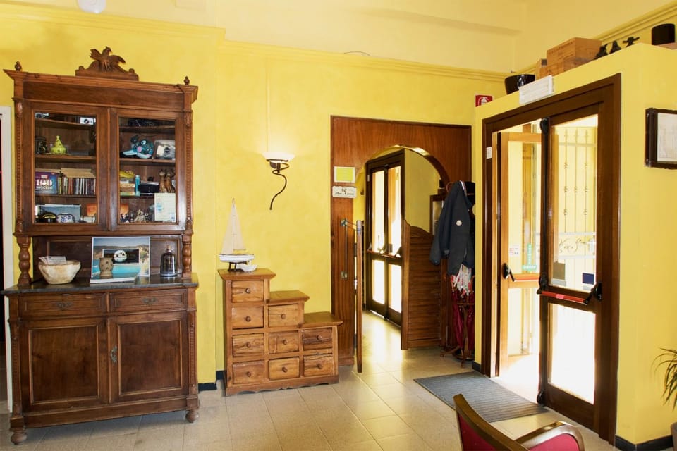 Communal lounge/ TV room, Decorative detail