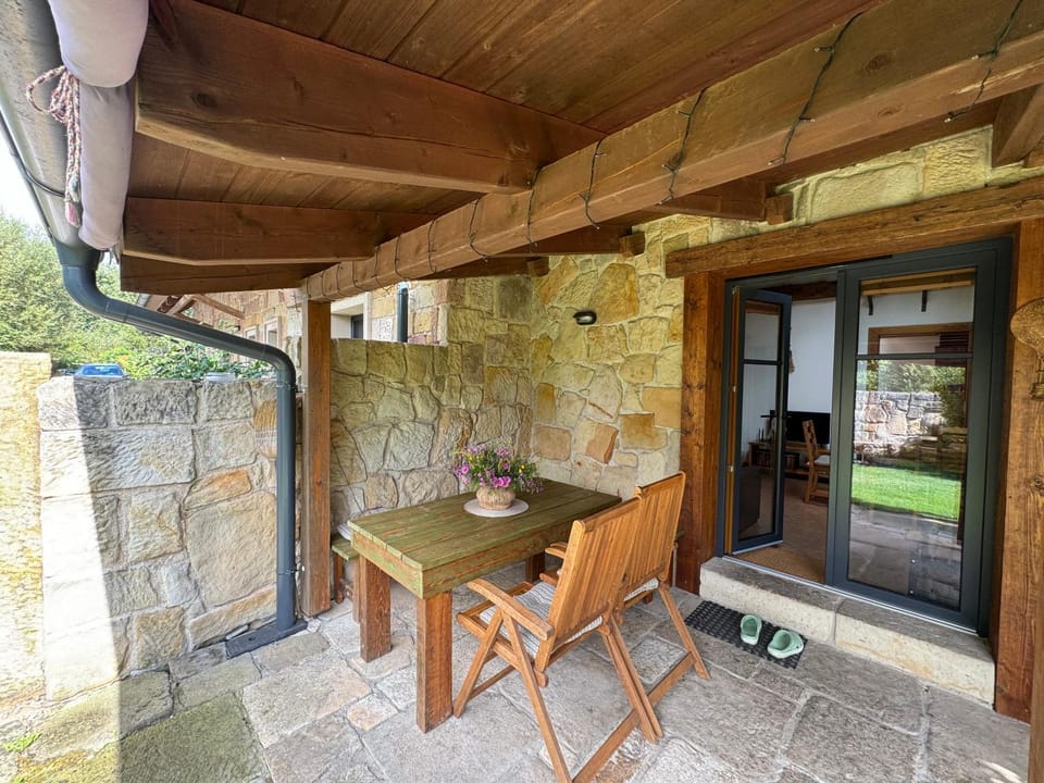 Property building, Facade/entrance, BBQ facilities, Meals, Breakfast