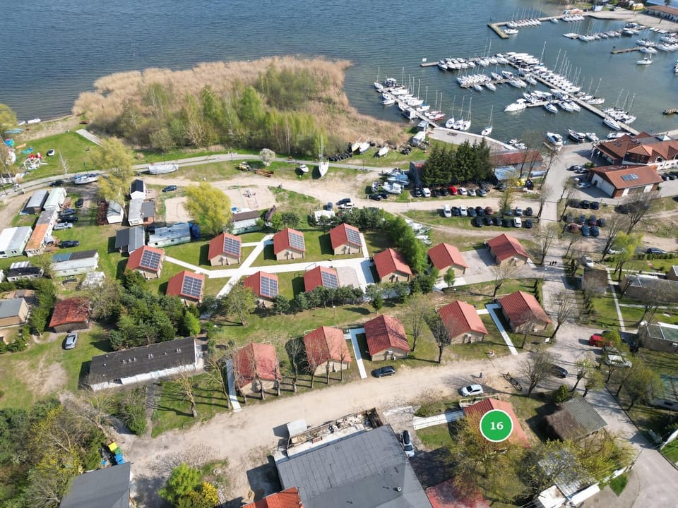 Property building, Day, Natural landscape, Location