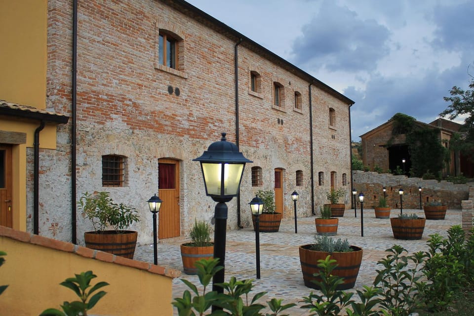 Facade/entrance, Internal: Not applicable to any particular room