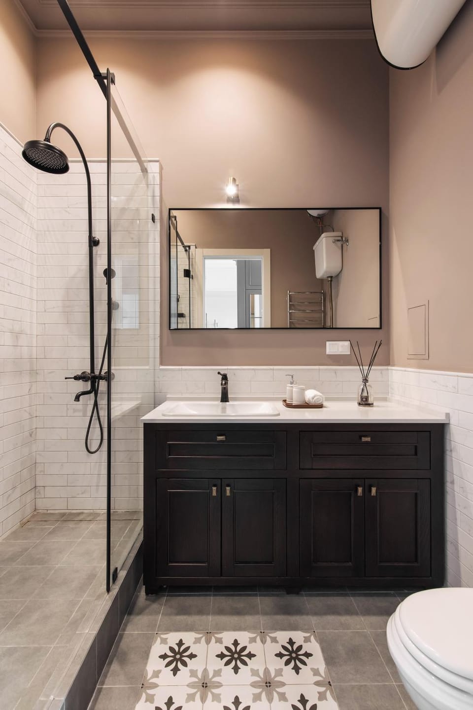 Shower, Toilet
