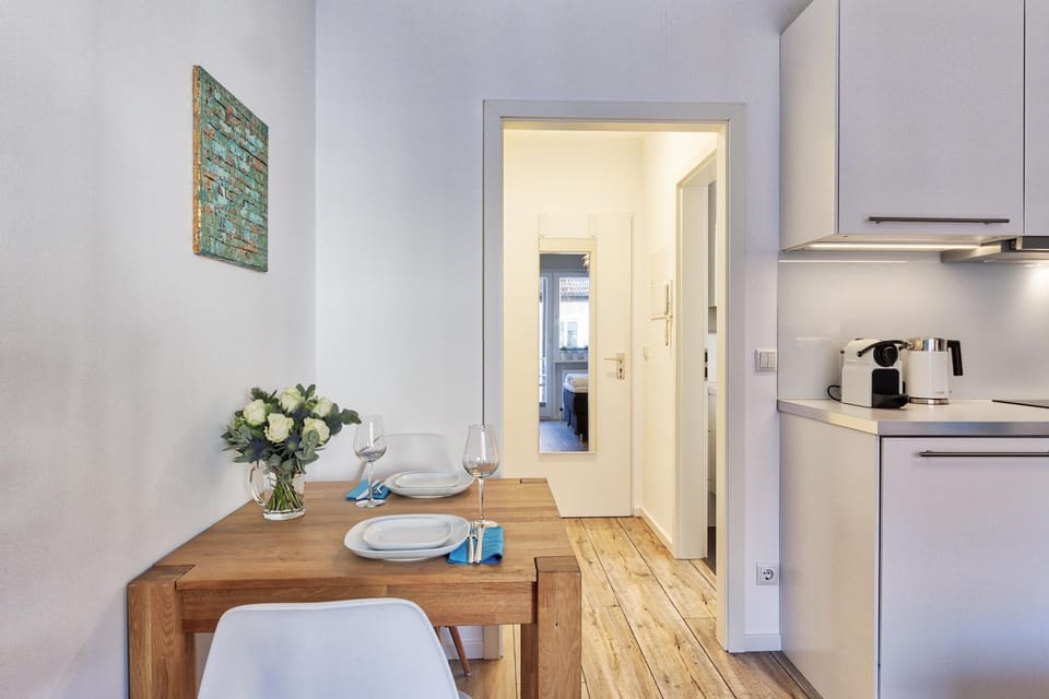 Kitchen or kitchenette, Dining area, pet friendly, stove