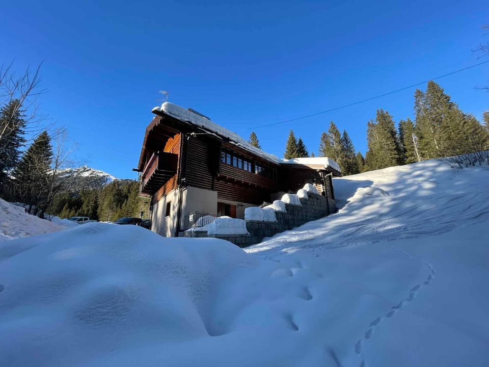 Property building, Winter