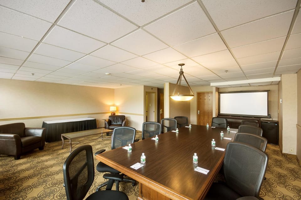 Meeting/conference room