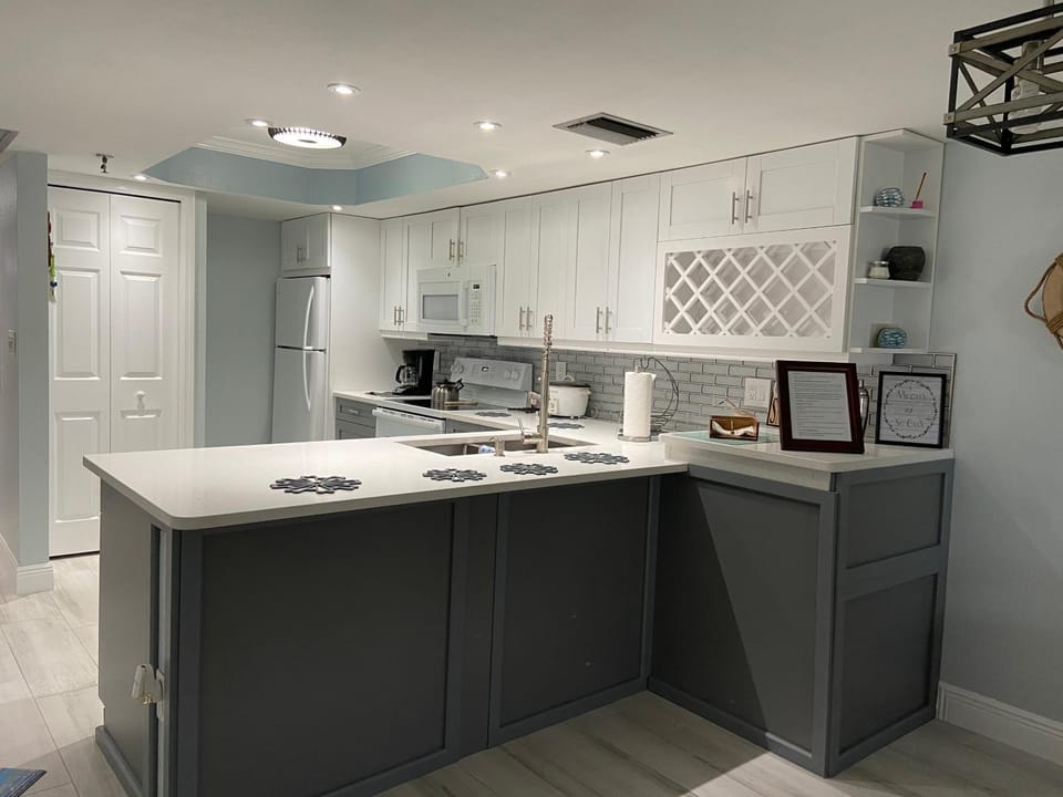 Kitchen or kitchenette