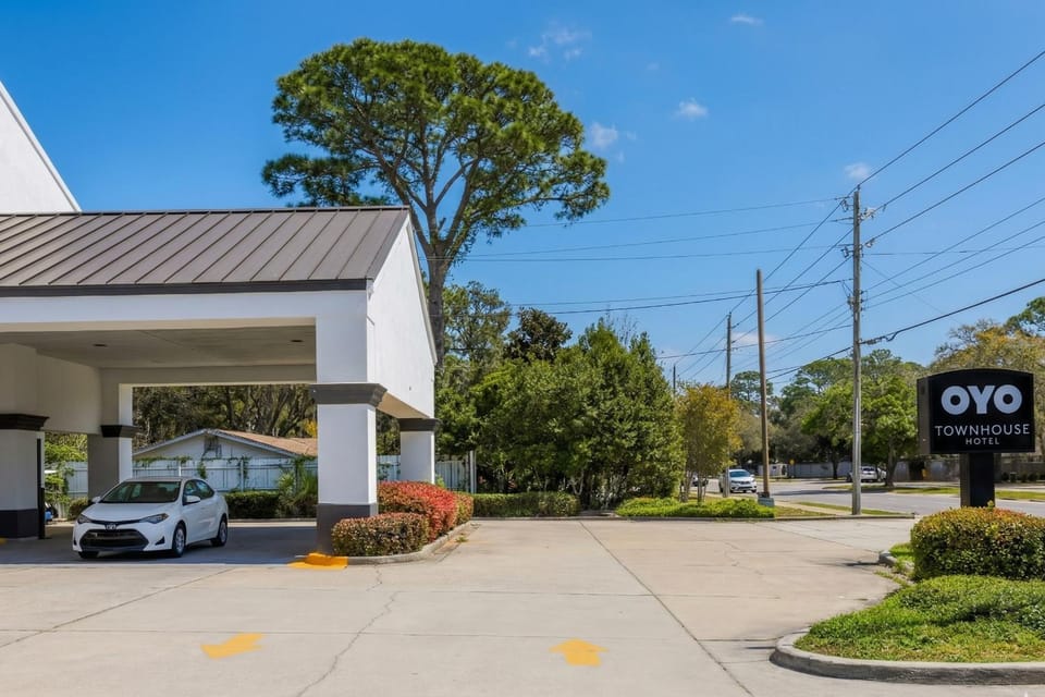 Property building, Facade/entrance