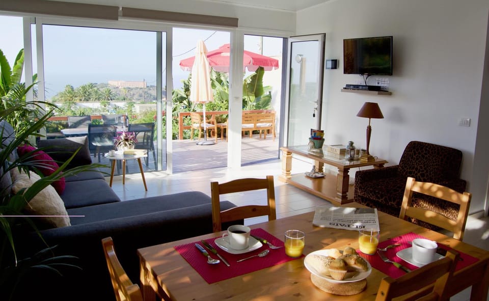 BBQ facilities, Coffee/tea facilities, Balcony/Terrace, Kitchen or kitchenette, Living room, Seating area, Dining area