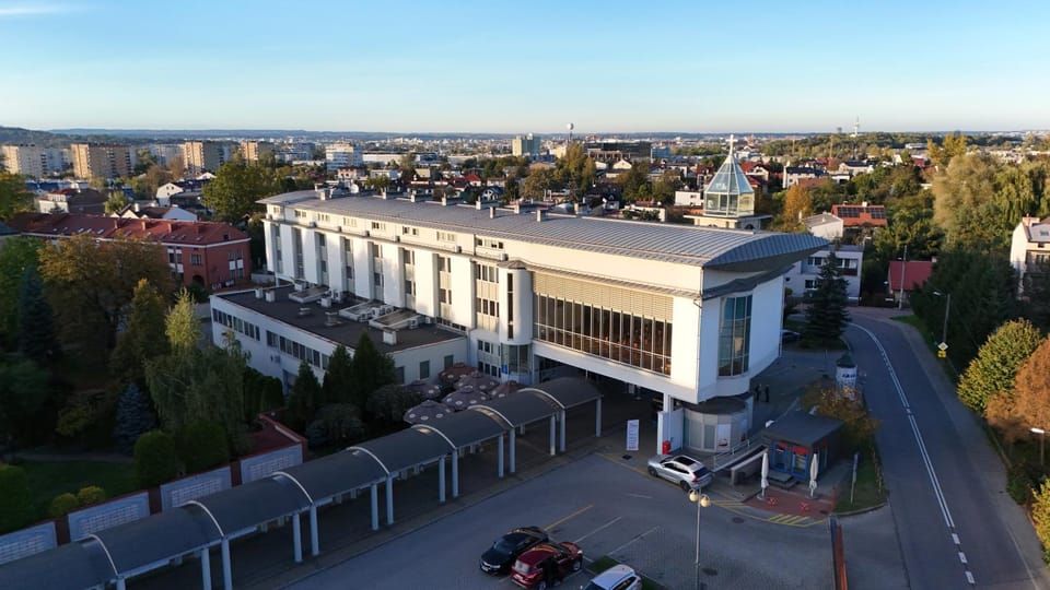 Property building, Off site, Bird's eye view, Location