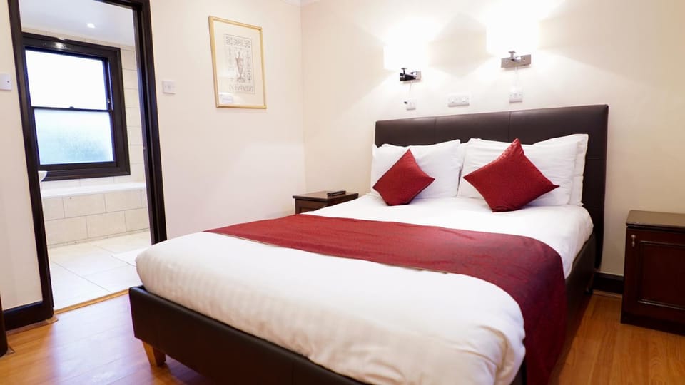 Bed, Coffee/tea facilities, Photo of the whole room, Bedroom