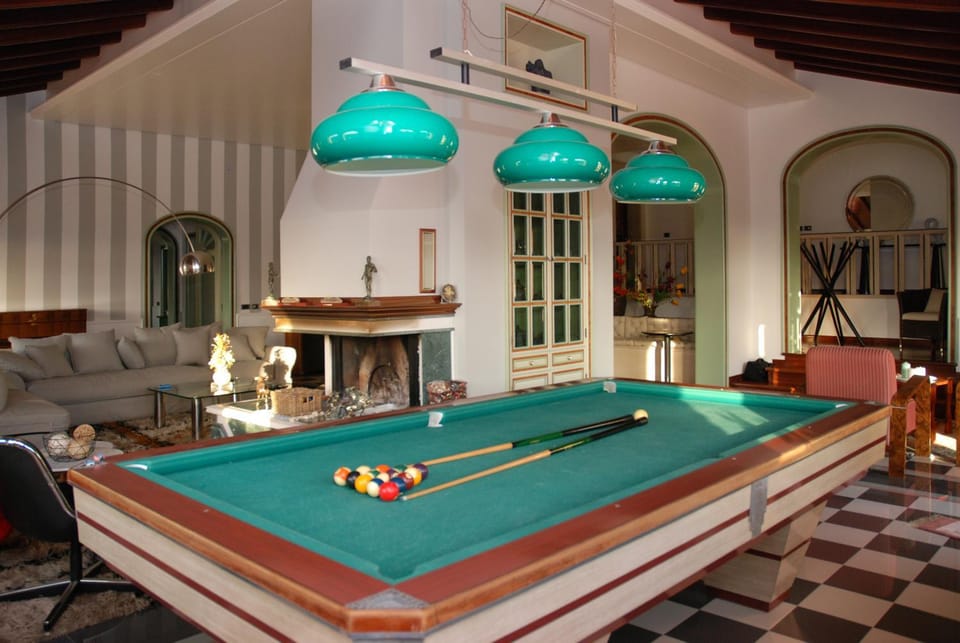 Communal lounge/ TV room, Billiard, Children play ground