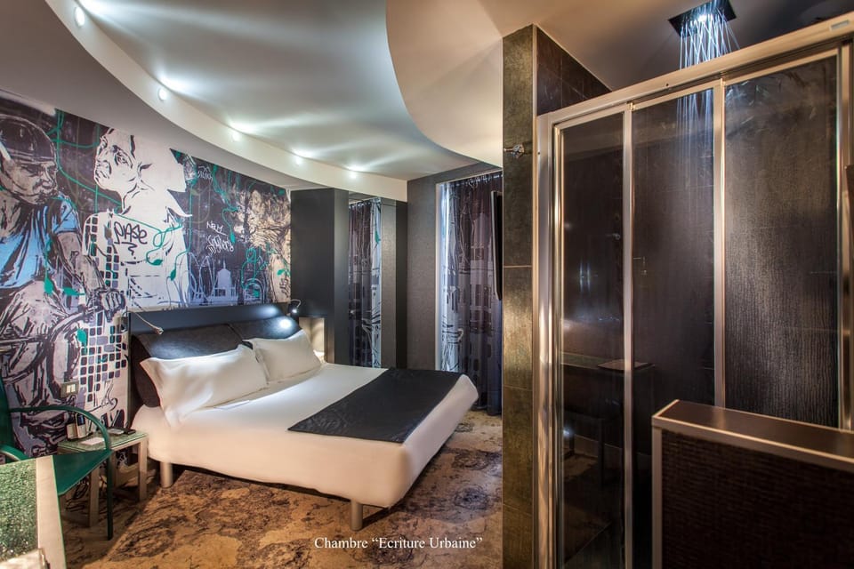 Bed, Photo of the whole room