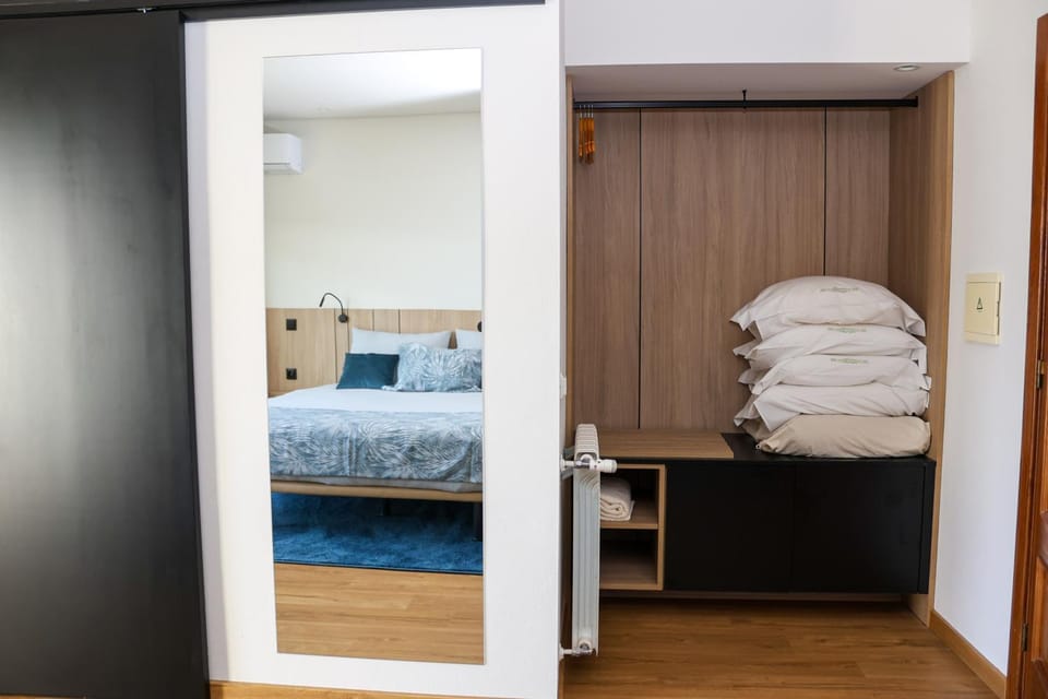 Bed, Photo of the whole room, Bedroom, wardrobe