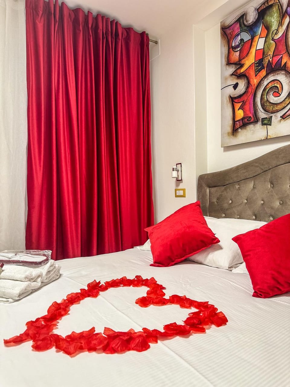 Bed, Photo of the whole room, Bedroom, towels