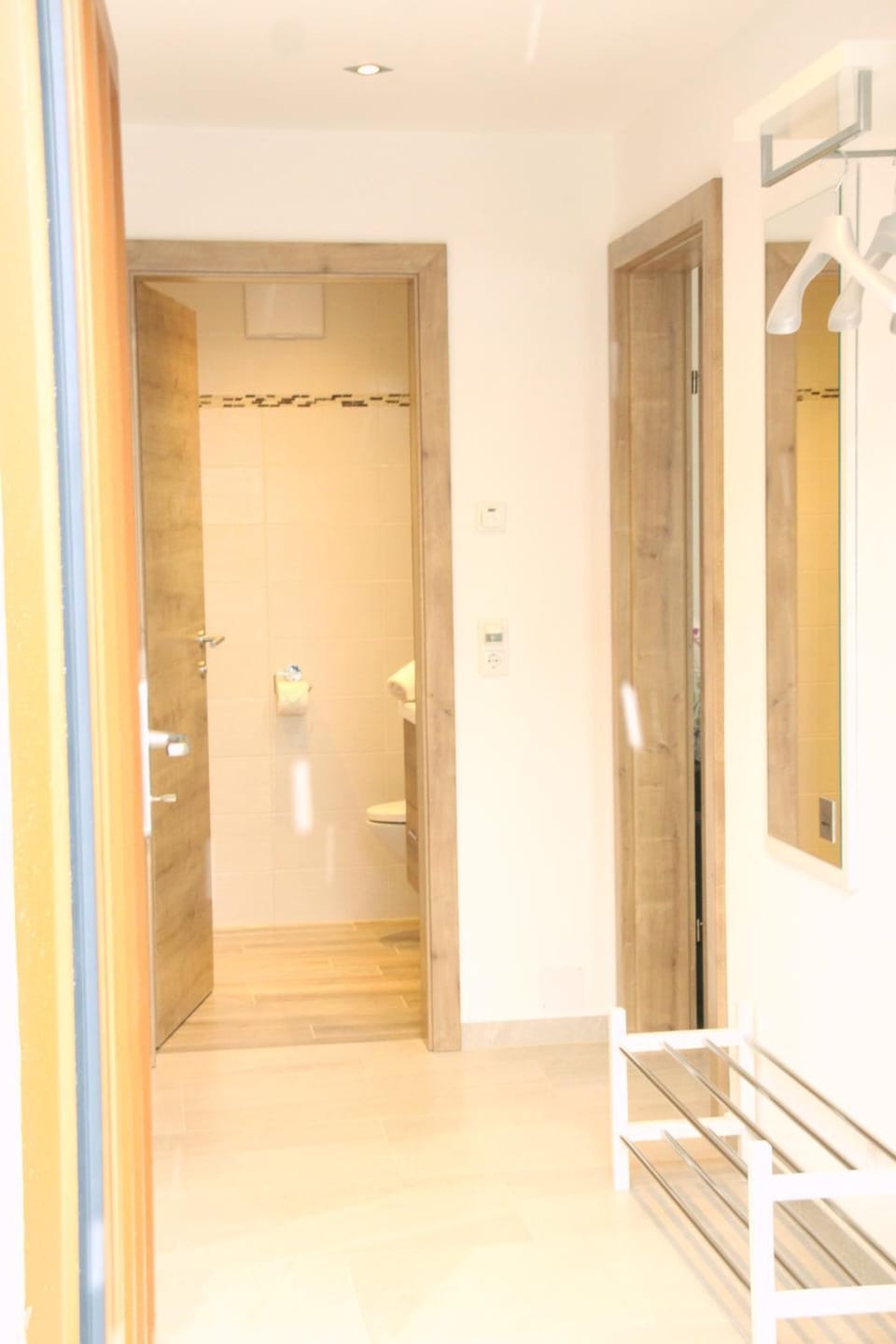 Photo of the whole room, Decorative detail
