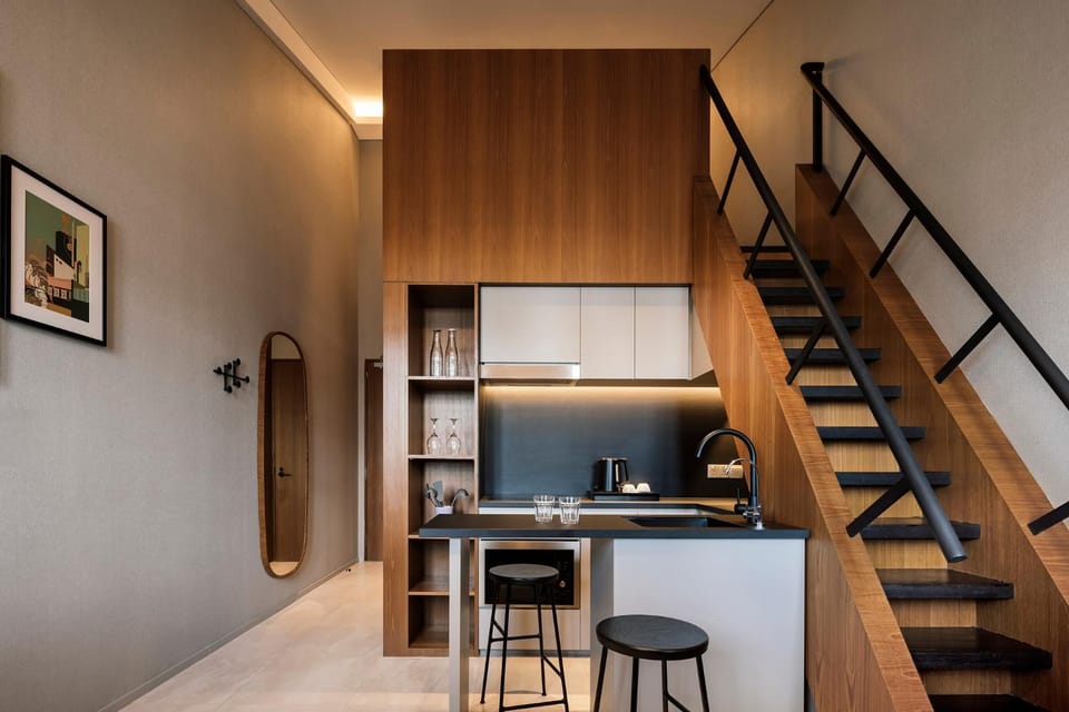 Kitchen or kitchenette, Dining area