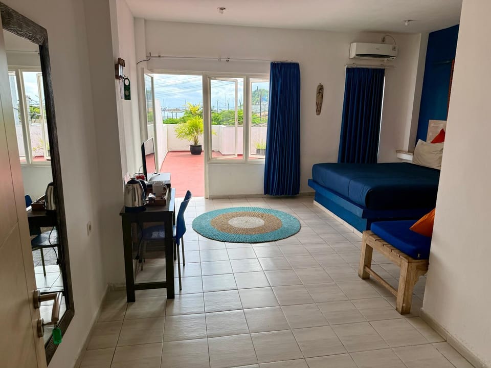 Bed, View (from property/room), Balcony/Terrace, Photo of the whole room, Bedroom