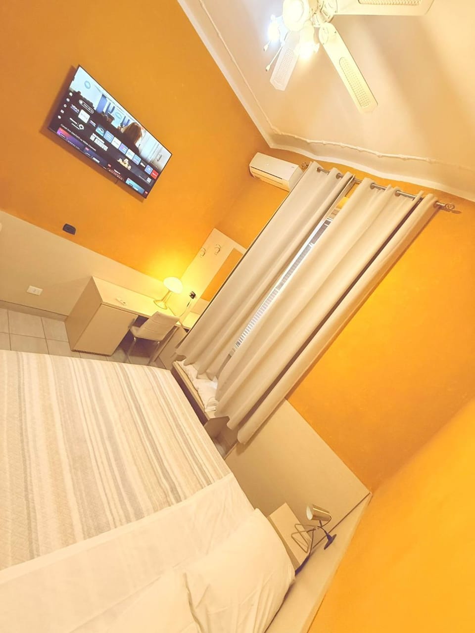 Guest House Hola Roma Bed and Breakfast in Rome