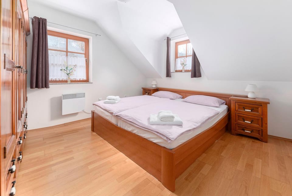 View (from property/room), Photo of the whole room, Bedroom, wardrobe