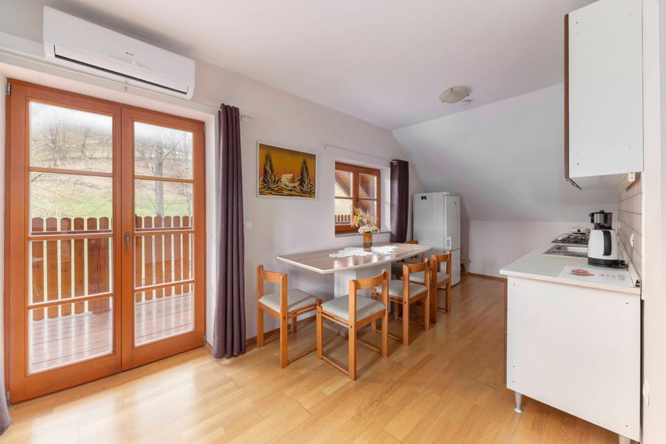 Balcony/Terrace, Kitchen or kitchenette, Dining area, kitchen