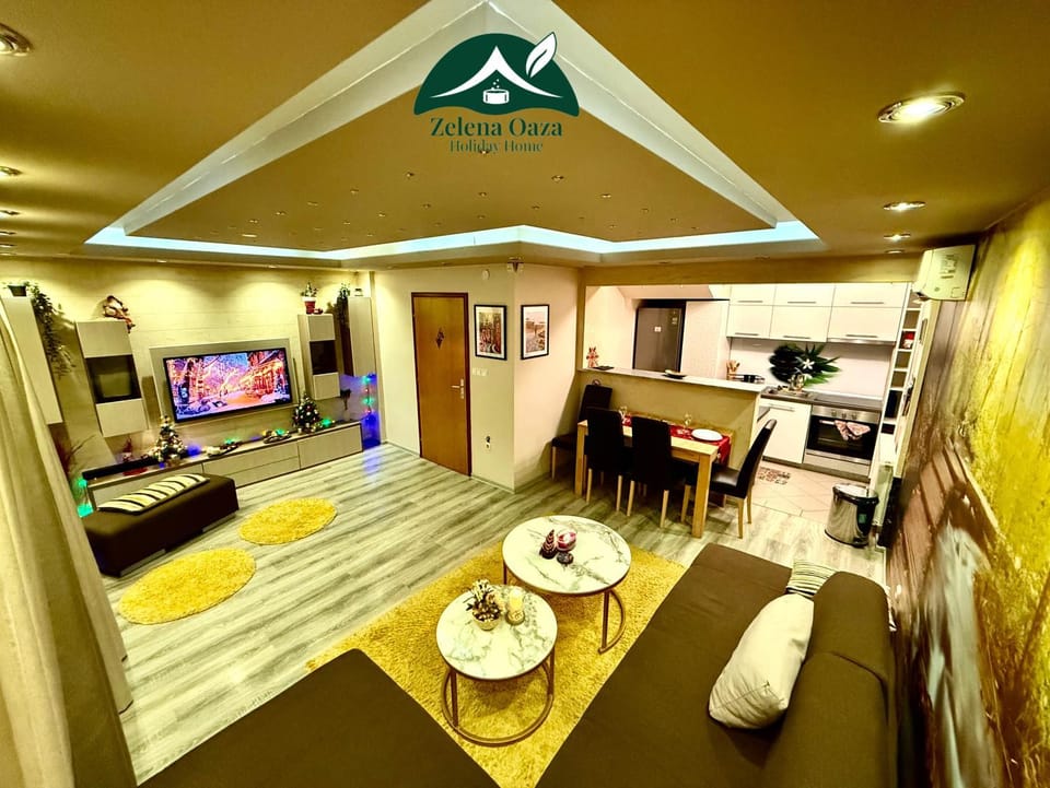 Communal lounge/ TV room, TV and multimedia, Kitchen or kitchenette, Living room, Food and drinks, Photo of the whole room, Seating area, Dining area, Evening entertainment, Food, air conditioner