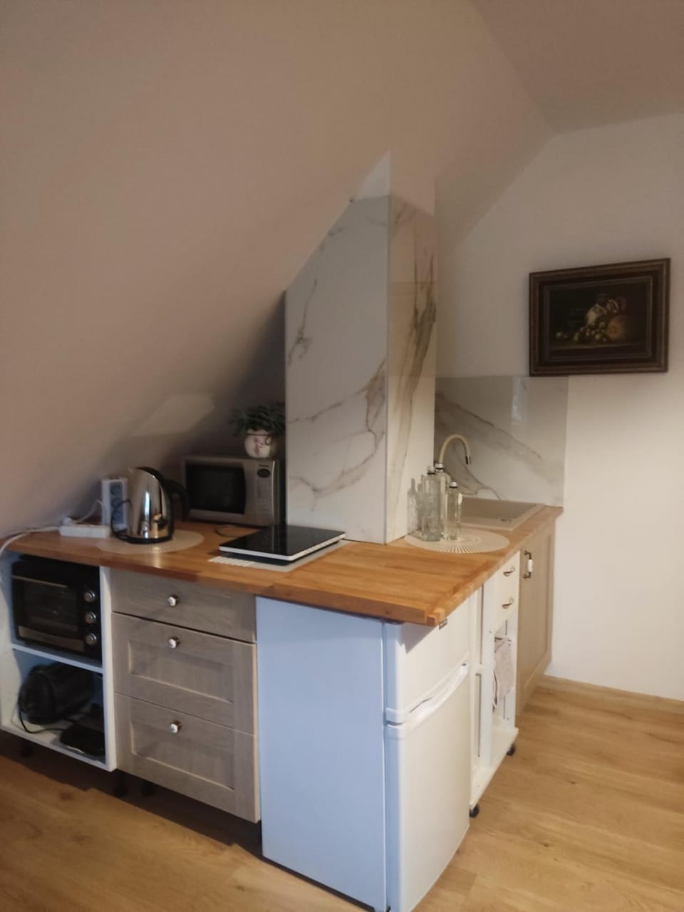 Kitchen or kitchenette