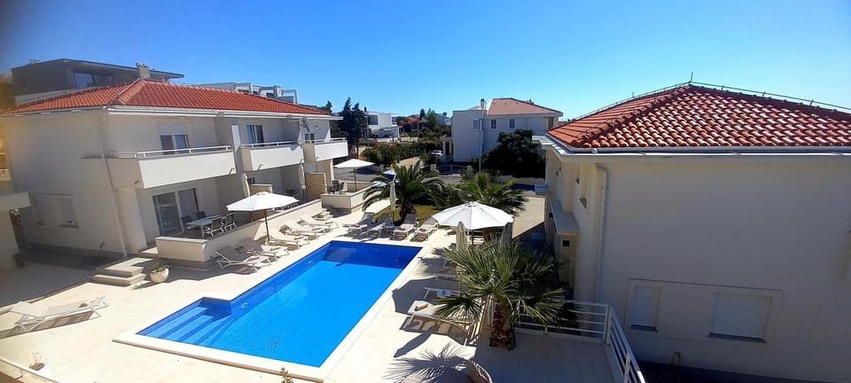 Property building, Swimming pool