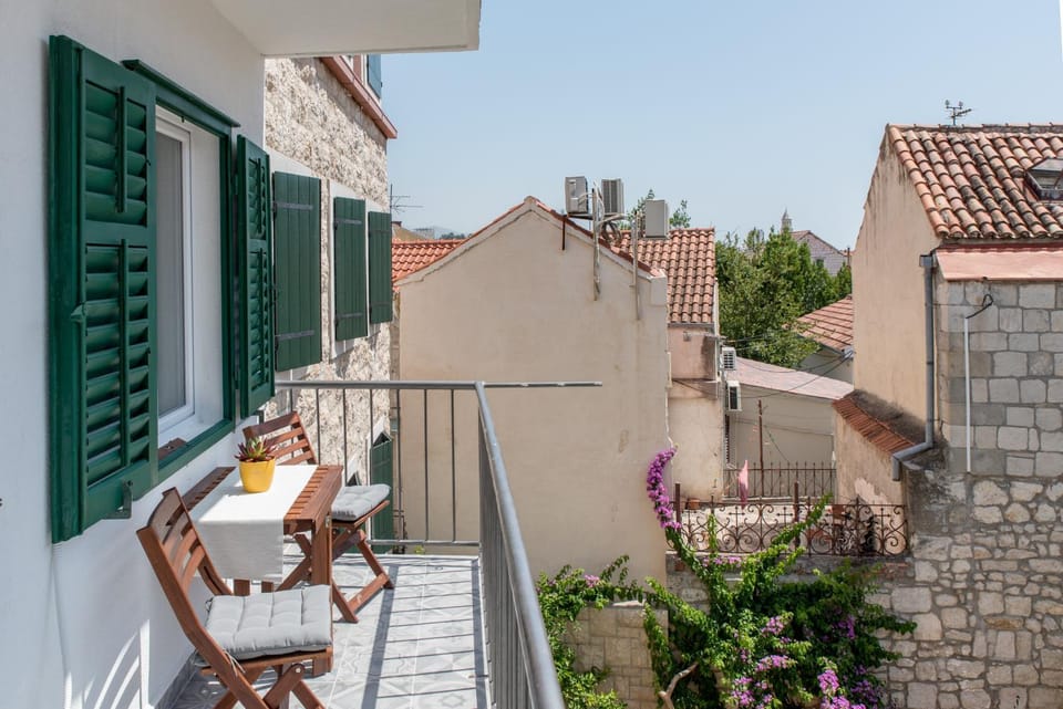 Balcony/Terrace, Inner courtyard view