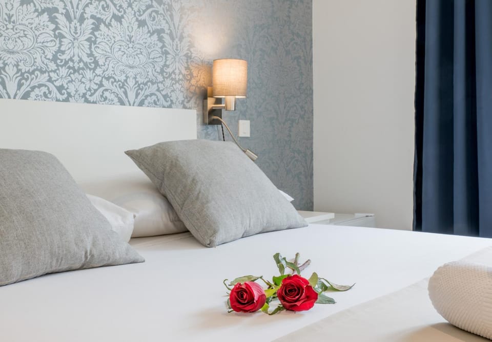 Bed, Decorative detail, Bedroom