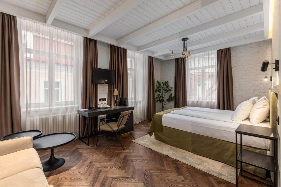 Seating area, Bedroom