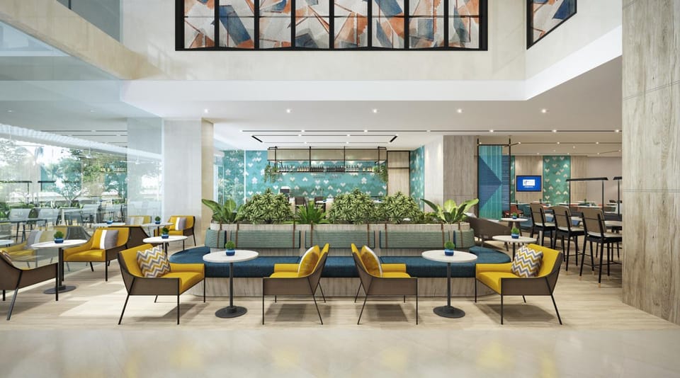 Restaurant/places to eat, Lounge or bar