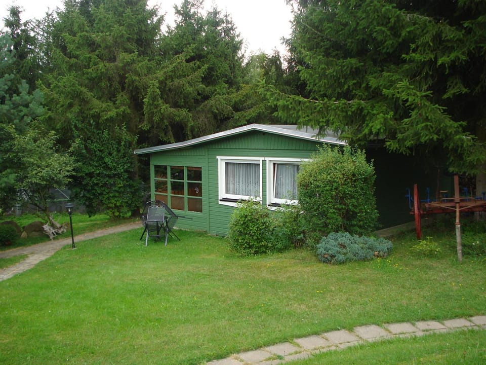 Property building, Spring, Off site, Garden