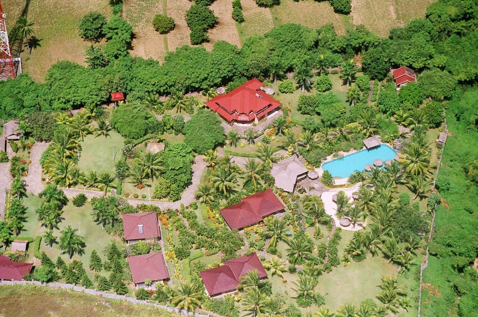 Staff, Bird's eye view, BBQ facilities, Garden, Library, View (from property/room), Lobby or reception, Lounge or bar, Food and drinks, Pets, Guests, Garden view, Landmark view, Mountain view, Pool view, Breakfast, Continental breakfast, Asian breakfast, American breakfast, Lunch, Dinner, Alcoholic drinks, children, young children, older children, group of guests