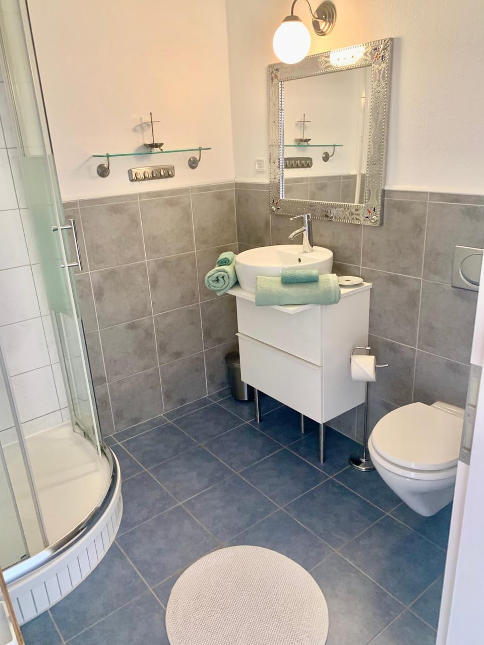 Zimmer mit Bad und Balkon Vacation rental in Aargau, Switzerland