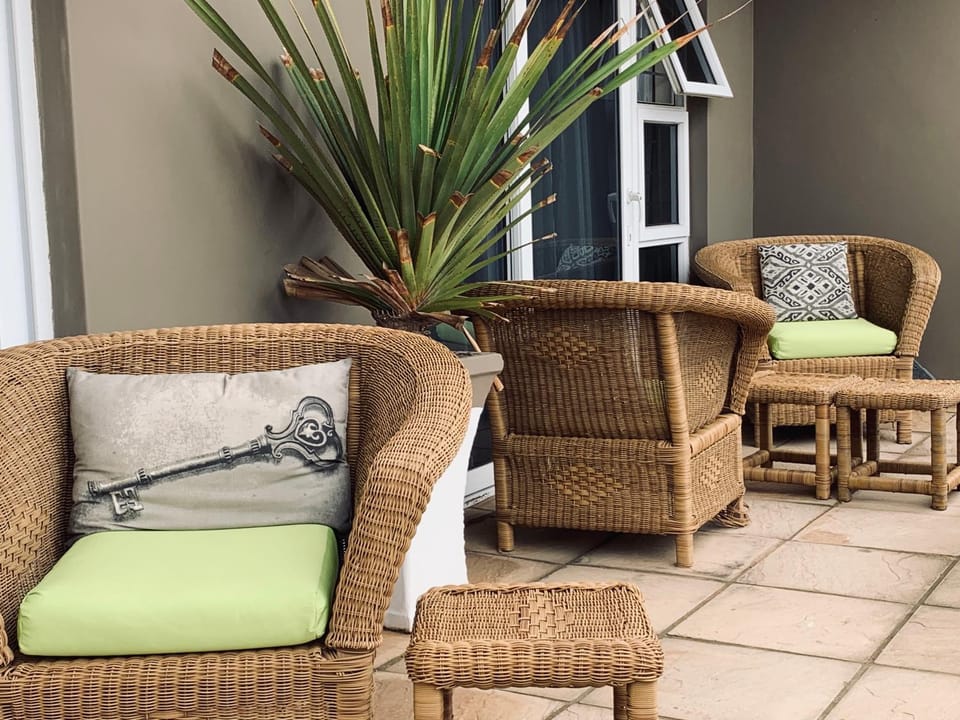 Patio, Seating area
