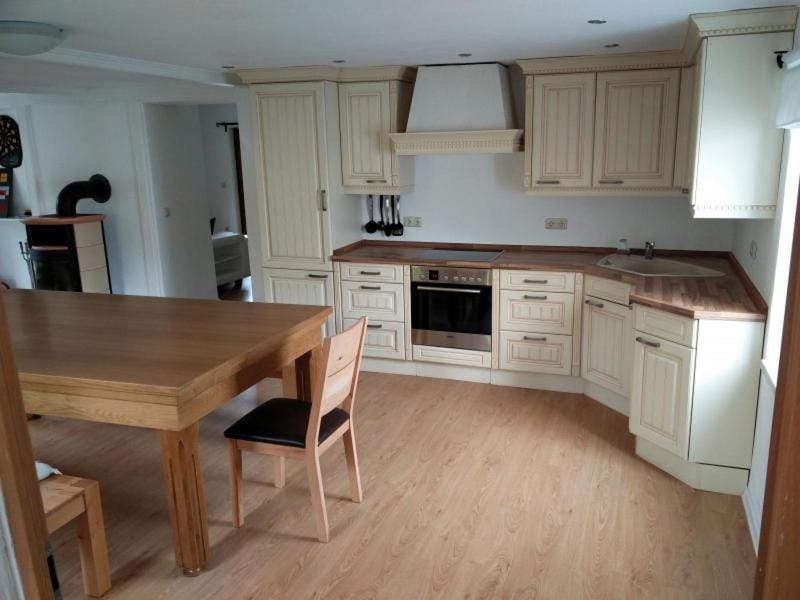 Coffee/tea facilities, Kitchen or kitchenette, Dining area