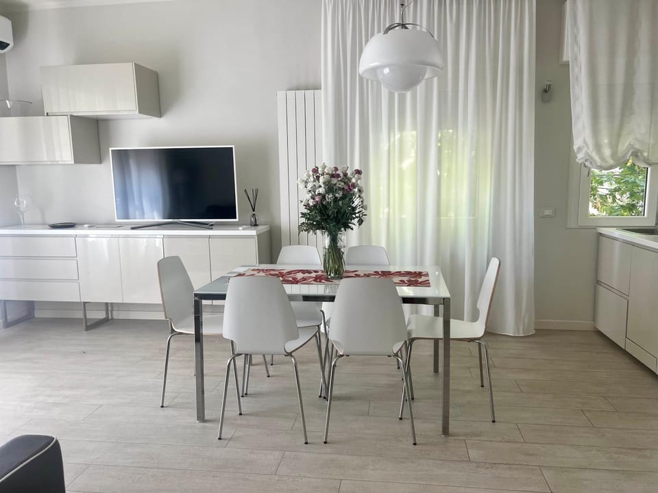 Stunning Apartment 300mt by the sea Forte dei Marmi Apartment in Forte dei Marmi