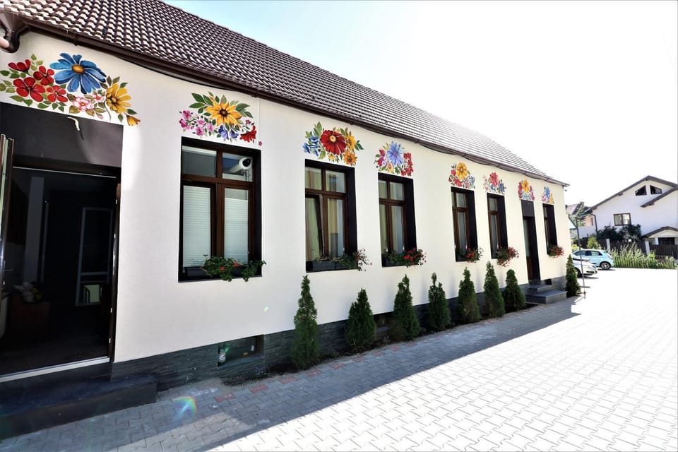 Property building, Facade/entrance, Street view